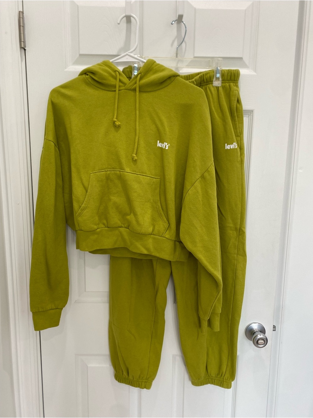 Levi's Pea Green Cropped Sweatshirt & Joggers Set